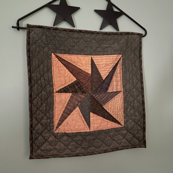 Rustic quilt wall hanging - Picture 1 of 2